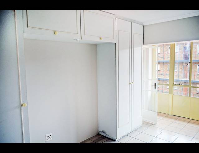 BEDROOM APARTMENT FOR SALE IN NEW REDRUTH